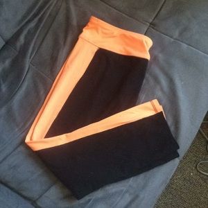 Black&Orange Cropped Leggings Juniors Large